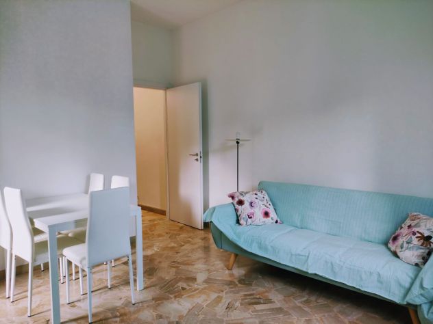 Varazze centro(estivo) sei vani perfetti terrazza giardino parcheggio 1300 euro - Foto 4