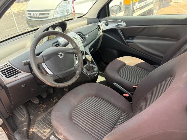 Lancia Ypsilon 1.4 E-MOMO Ecochic GPL - Foto 3