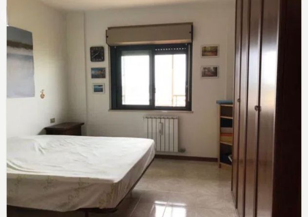 POMEZIA AMPIO BILOCALE ARREDATO CON TERRAZZO PRIVATO - Foto 13