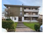 Appartamento trilocale con cantina in condominio anni 70