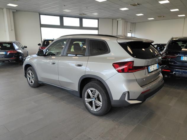 BMW X1 sDrive18i Auto Camera+Sensori FrontAssist FariLED - Foto 9