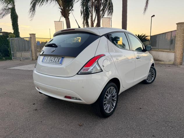 Lancia Ypsilon 1.2 69 CV 5 porte GPL Ecochic Gold - Foto 2