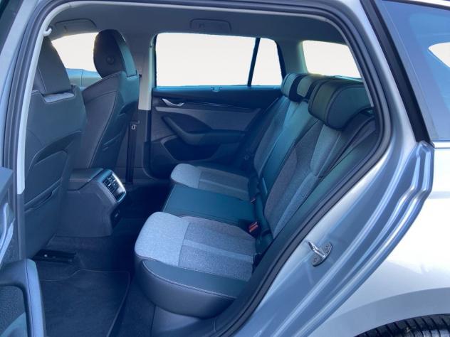 Škoda Octavia 2.0 TDI 110KW STYLE DSG - Foto 10