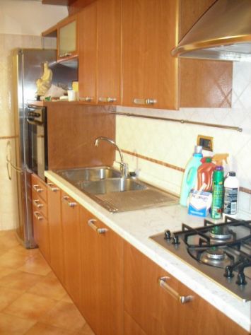CAMERA A 620 EURO + SPESE AFFITTASI A RAGAZZA - Foto 4
