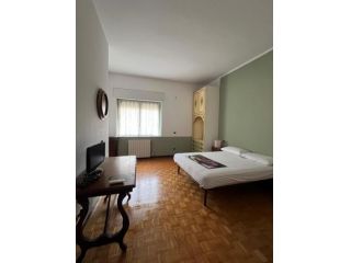 Stanza in appartamento in affitto a Novara