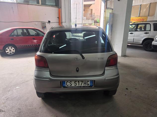 Toyota Yaris 1.0i 16V cat 5 porte - Foto 4