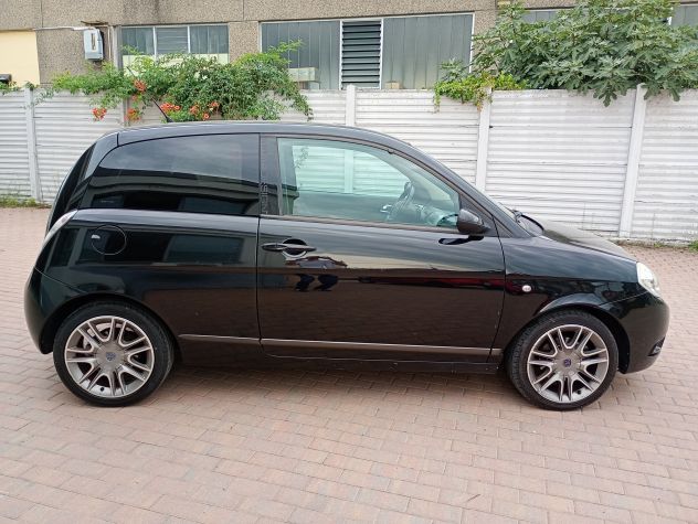 LANCIA YPSILON 1.4 16 Valvole SPORT MOMO DESIGN - Foto 3
