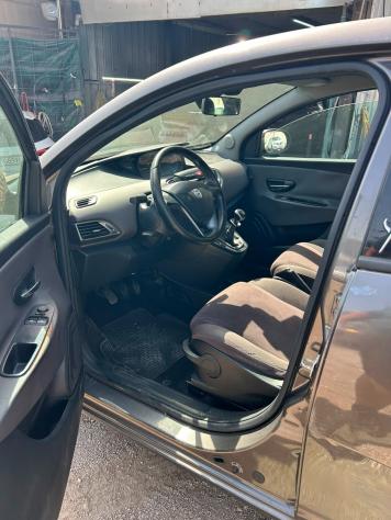 Lancia Ypsilon 1.2 69 CV Unyca VISTA E PIACIUTA - Foto 7