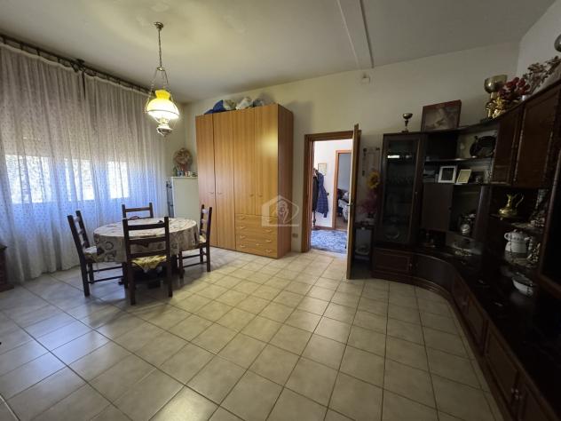 Suzzara vendesi casa indipendente 6 vani 230 Mq - Foto 2
