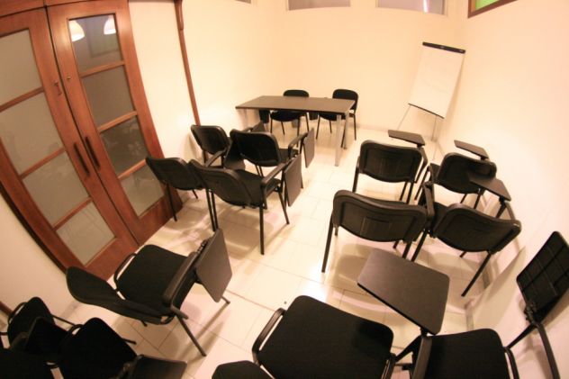Locale ammobiliato con parcheggi euro 299 mese - Foto 3