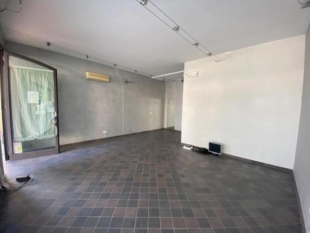 Fondo Commerciale posto su strada di scorrimento. - Foto 4