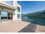 Appartamento di 385 m² con 5 locali e box auto doppio in vendita a Carate Urio