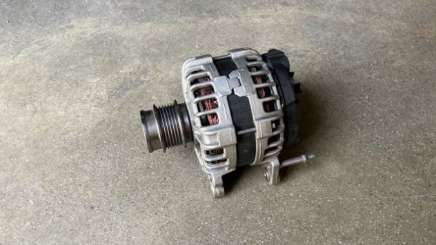 Alternatore Volkswagen Polo 1.4TDI del 2015 (04B903023D)