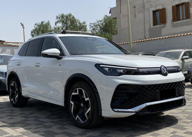 Volkswagen Tiguan R-Line 2.0 TDI 150CV DSG Tetto - Foto 3