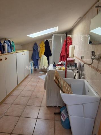 Appartamento con mansarda, 51 mq di terrazzi garage e piscina - Foto 17