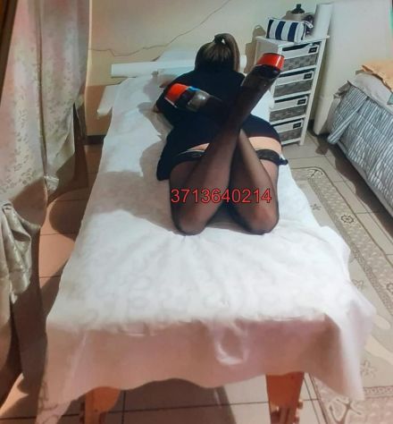 STREPITOSA BELLA BIONDA : MASSAGGIO IN LETTINO MOLTO RELAX - Foto 4 Tel:3713640214
