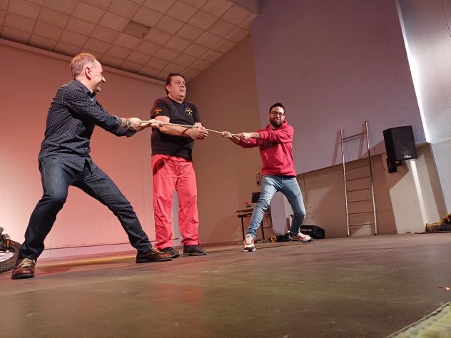 Giocoliere, mago, fachiro, mangiafuoco - Foto 4