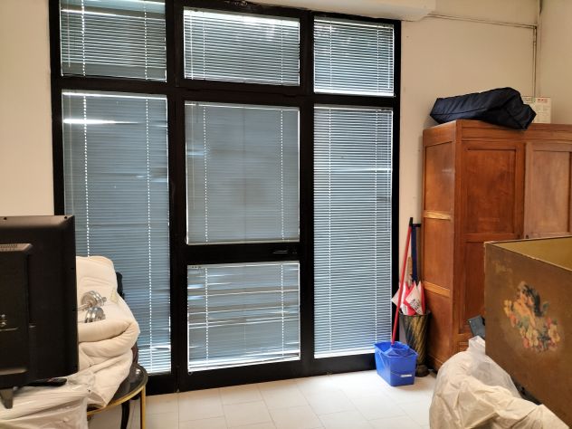 NEGOZIO E LABORATORI AD ANGOLO FRONTE STRADA - Foto 6