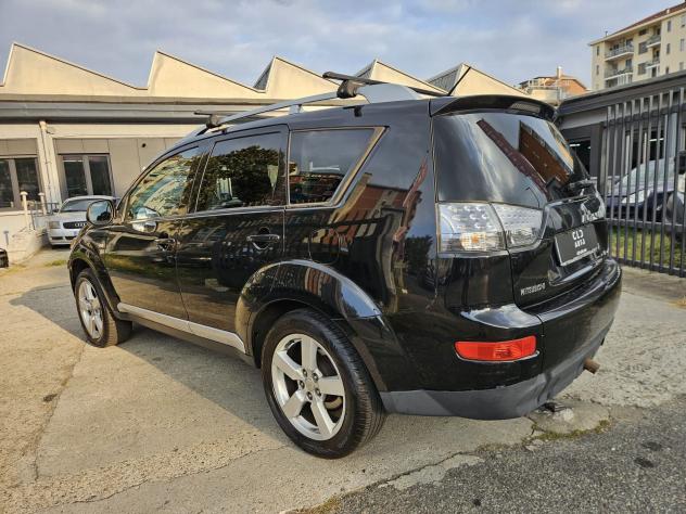 Mitsubishi Outlander Outlander 2.0 di-d 7POSTI GANCIO TRAINO - Foto 5