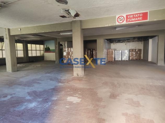VENDESI/AFFITTASI MAGAZZINO/DEPOSITO ZONA BARRIERA - Foto 5