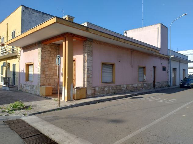 FinImmobil VENDE in Salice Sal. LE, casa +garage Via De Castris 111