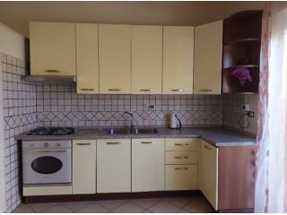 POMEZIA TRILOCALE ARREDATO CON BALCONE E TERRAZZO