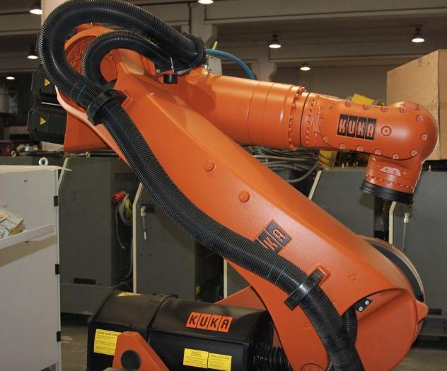 ROBOT INDUSTRIALE KUKA KR210 KRC2 Usato