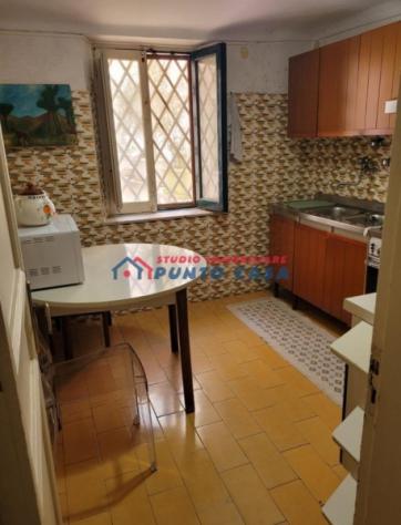CENTRO STORICO – Via Osorio – Appartamento al 1°p. s/a – 170 mq ca. – 4 vani + acc. Buone condizioni, ottima posizione. Euro 140 mila CL F - Foto 6
