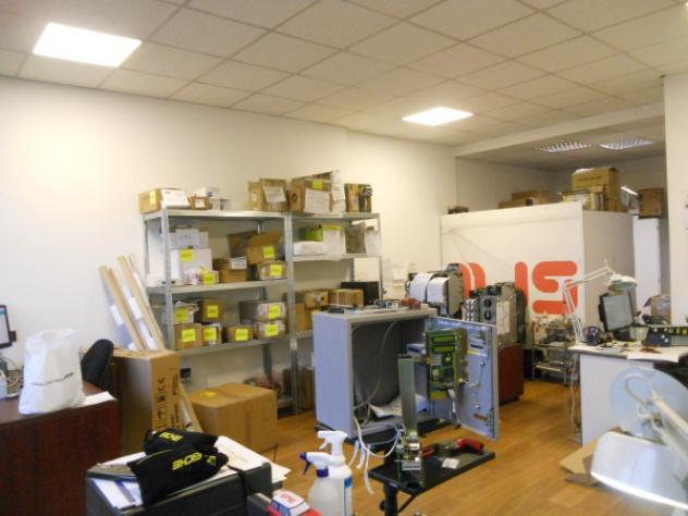 Immobile di 900 m² con più di 5 locali in affitto a Arese - Foto 16