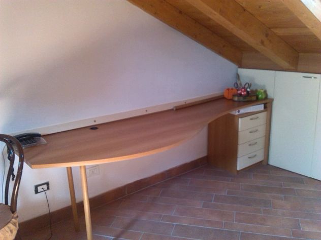 Stanza arredata vicino ai mezzi - Foto 2