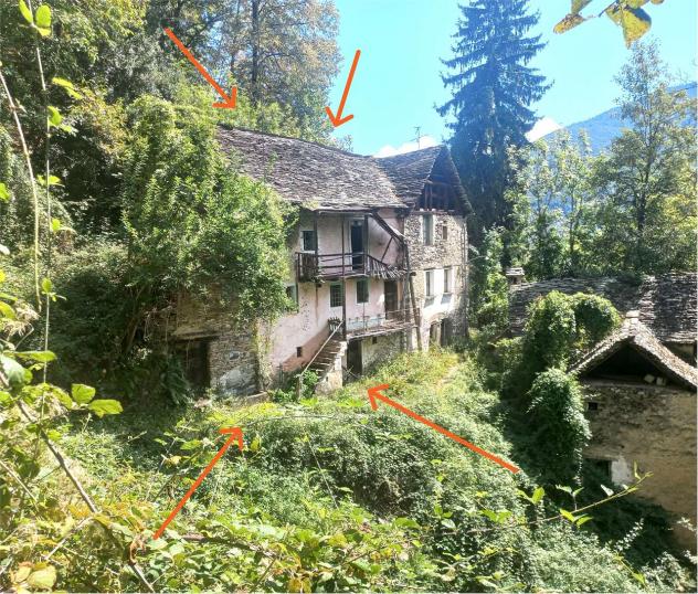 V000561 - CASA RUSTICA CON MOLTO TERRENO