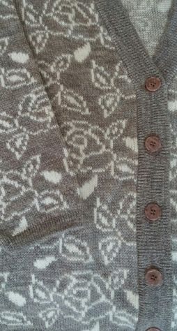 CARDIGAN DA DONNA CON DISEGNI FLOREALI - Foto 2