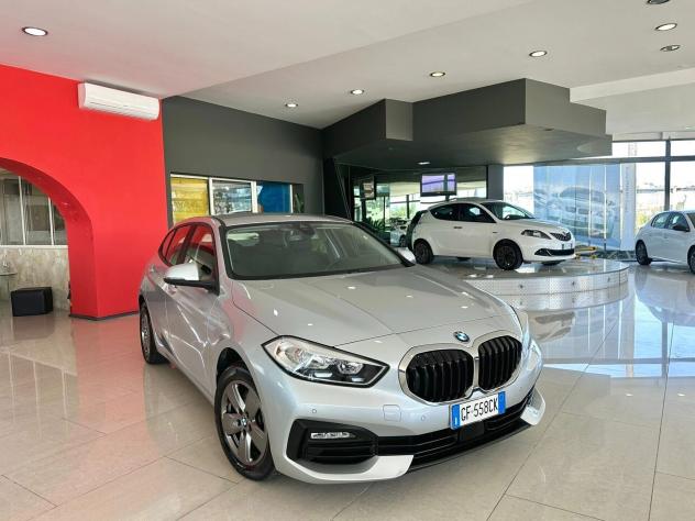 BMW 116d ADVANTAGE auto - Foto 4