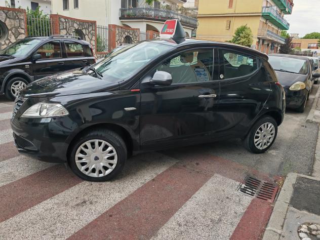 LANCIA YPSILON 0.9 ECOCHIC GOLD CV84 KW62 - Foto 3