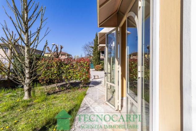 Villa di 350 m² con più di 5 locali e box auto doppio in vendita a Carpi