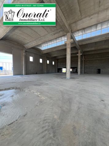 A-1042 CAPANNONE MQ. 2.000 MONTEROTONDO (RM) - Foto 4