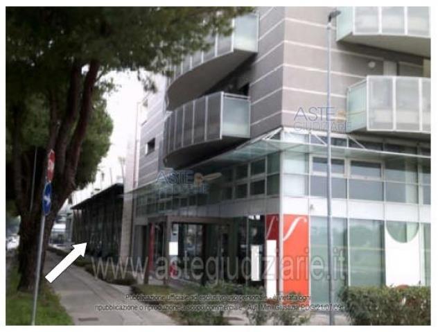 IMMOBILI-IMMOBILE COMMERCIALE-Viale Emilia 14, 14a, 14b