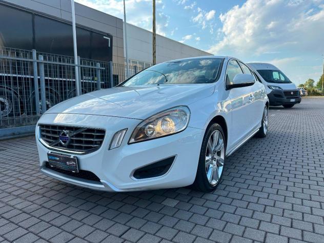VOLVO - S40 - 2.4 D5 R-design