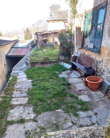 V000575 - CASA DA RISTRUTTURARE CON GIARDINO - Foto 6
