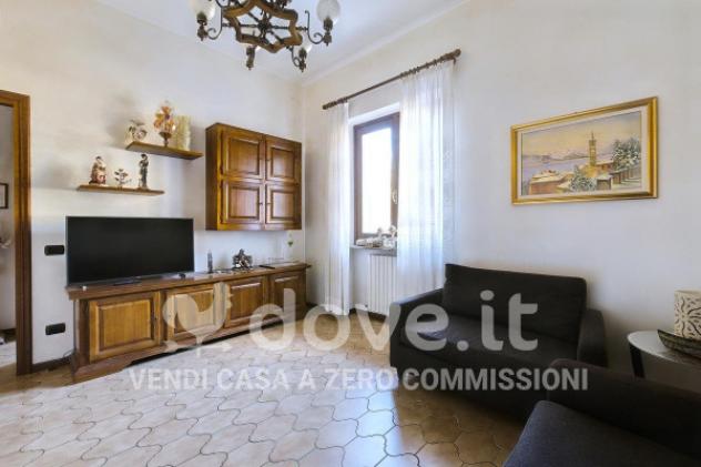 Villa di 244 m² con 5 locali e posto auto in vendita a Laveno-Mombello