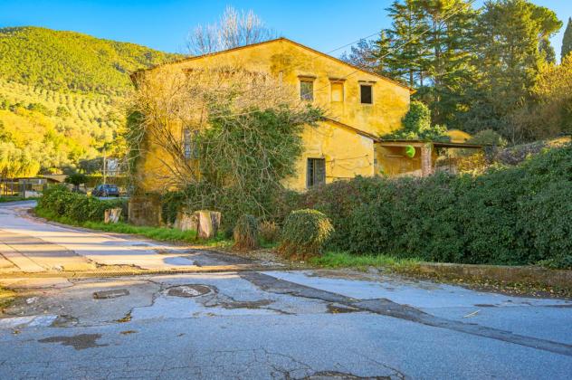 Rustico in vendita a Asciano - San Giuliano Terme 650 mq Rif: 1088164