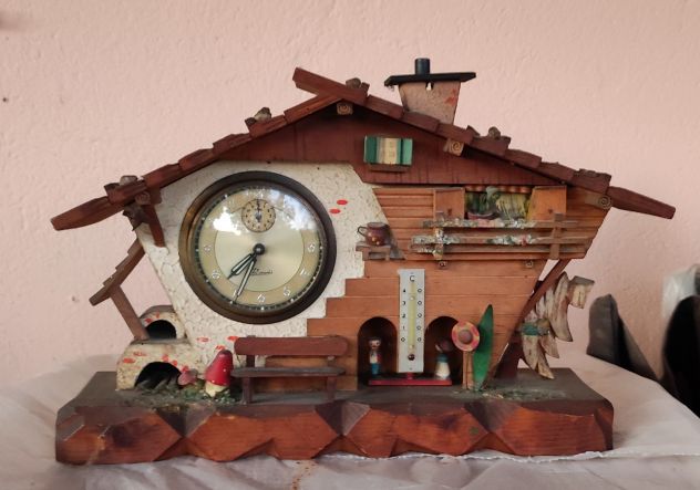 Vecchie casette in legno con orologio - Foto 2