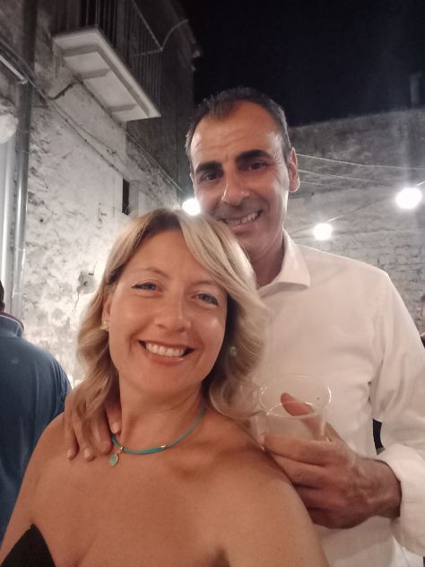 Adetta alle pulizie, alle vendite,