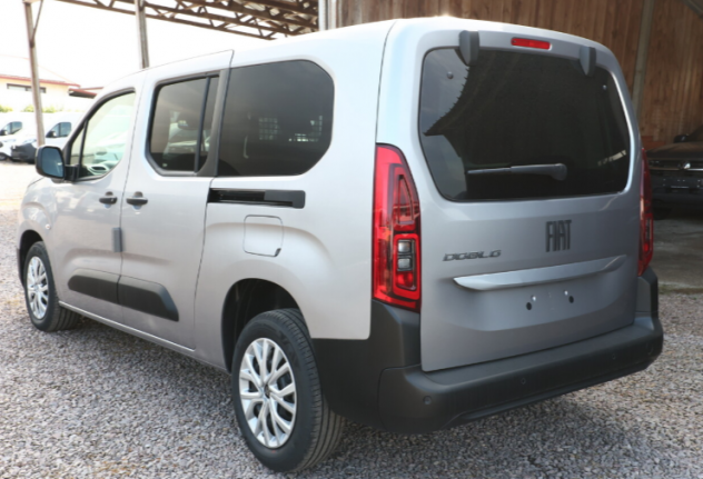 FIAT Doblò 1.5 BlueHdi 130CV AT8 Combi Maxi N1 - Foto 3