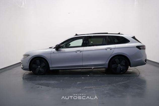 VOLKSWAGEN Passat Variant 1.5 TSI ACT DSG R-Line rif. 23299358 - Foto 3