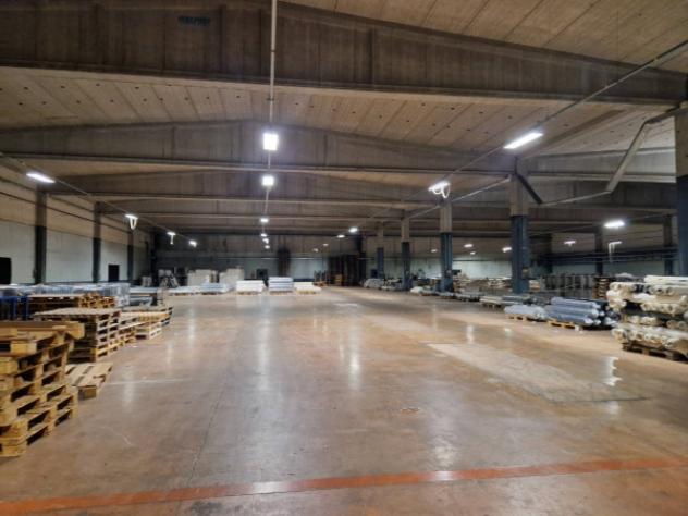 Immobile di 11300 m² con più di 5 locali in affitto a Inveruno - Foto 20