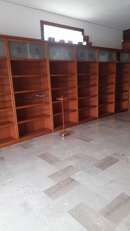 Arredamento completo in legno per Negozio, Studio o Grande Libreria – 100mq - Foto 2