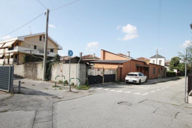 Palazzo / Stabile di 400 m² con più di 5 locali in vendita a Padova - Foto 9