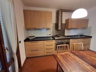 Terratetto in affitto a Capraia e Limite 220 mq Rif: 1453171