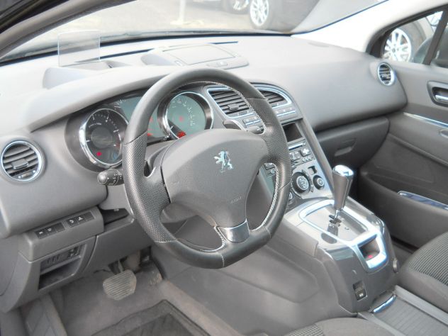 PEUGEOT - 5008 - 1.6 e-HDi 115 CV S&S ETG6 Allure AUTOMATICA & PANORAMA - Foto 5
